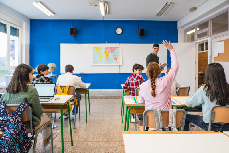 Poradnik o wyposażeniu pracowni szkolnych